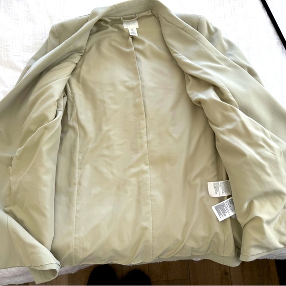 H&M Blazer, Size Medium - Picture 6 of 7